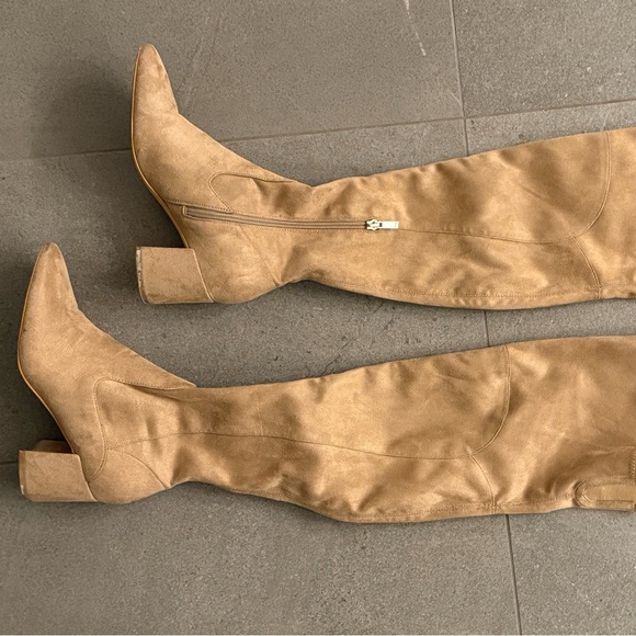 Marc Fisher cream suede boots size 7.5 - Picture 1 of 2